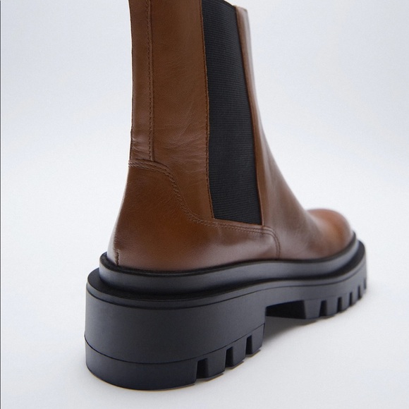 NWT Zara Flat Leather Ankle Boots. Size 5 - Picture 7 of 10